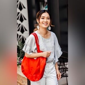 VELVET BY GRAHAM & SPENCER ALBERTA WOVEN LINEN RUFFLE SLEEVE TOP Blue Medium